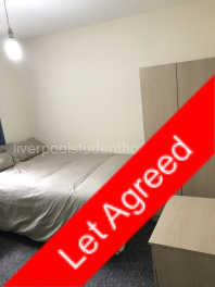 Upstairs rear bedroom