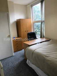 Upstairs middle bedroom