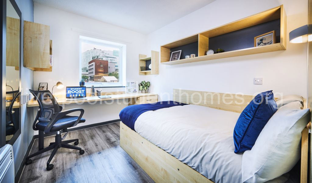 Official Student in Liverpool